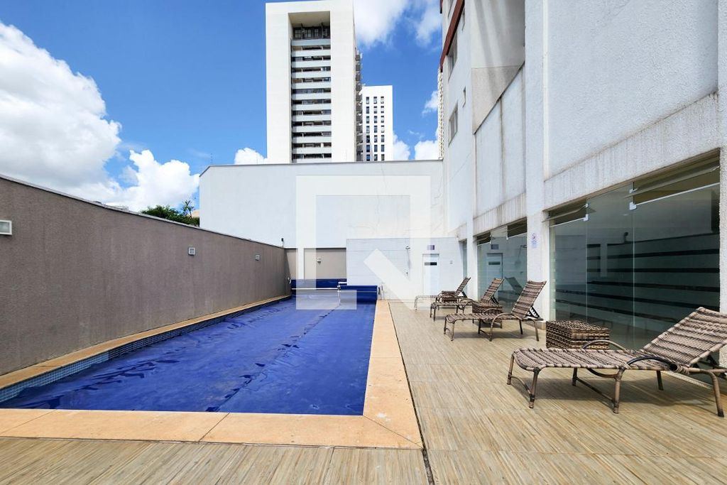Piscina do condomínio